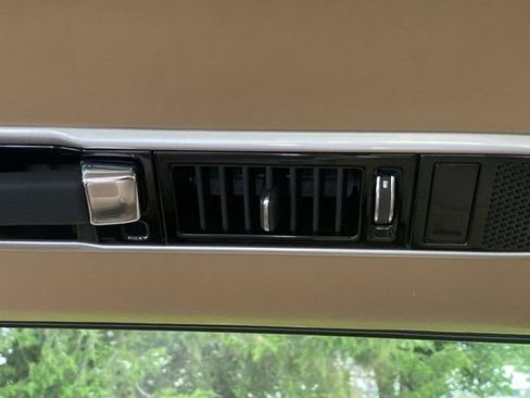 Used 2024 Land Rover Range Rover Long Wheelbase Autobiography AWD/4WD image 30