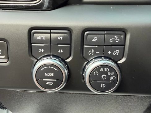 Used 2024 GMC Sierra 3500 AT4 w/ AT4 Premium Plus Package AWD/4WD image 22