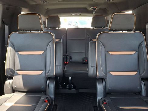 Used 2024 GMC Yukon XL AT4 AWD/4WD image 20