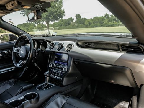 Used 2020 Ford Mustang Premium RWD image 22