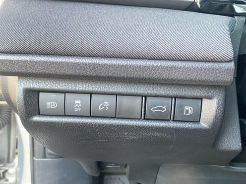 Used 2025 Toyota Camry LE FWD image 14
