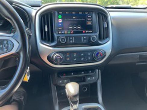 Used 2022 Chevrolet Colorado LT w/ Luxury Package image 7