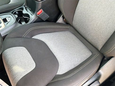 Used 2017 Jeep Cherokee Sport image 18