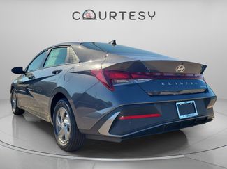 New 2026 Hyundai Elantra SE video 2