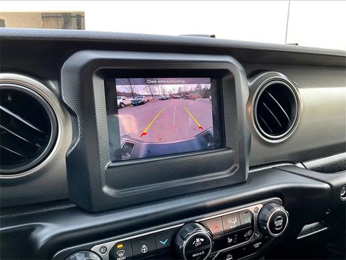 Used 2023 Jeep Gladiator Sport image 26