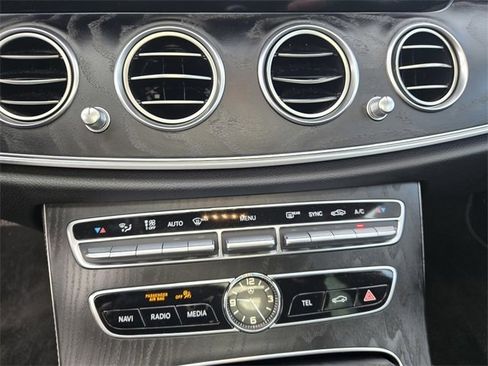 Used 2019 Mercedes-Benz E 300 image 17