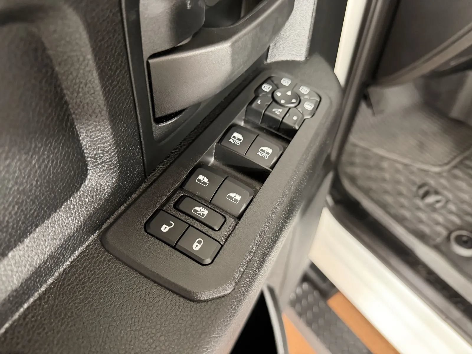 Used 2025 RAM 2500 Tradesman AWD/4WD image 16