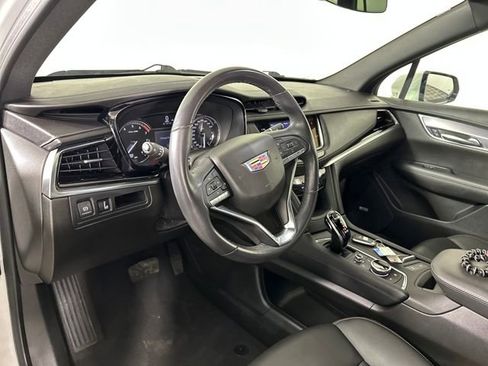 Used 2022 Cadillac XT6 Luxury image 13