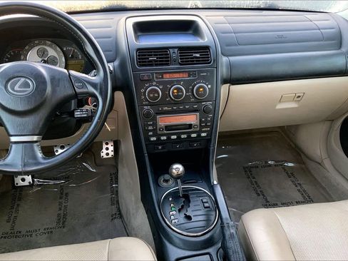 Used 2002 Lexus IS 300 SportCross image 6