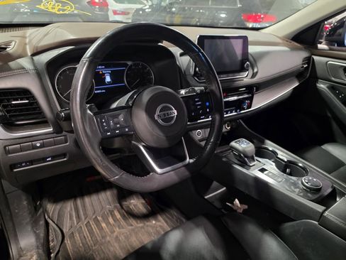 Used 2021 Nissan Rogue SV w/ Premium Package AWD/4WD image 4