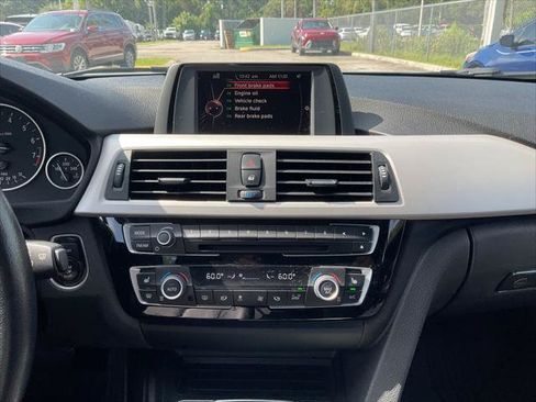 Used 2016 BMW 320i xDrive Sedan AWD/4WD image 22