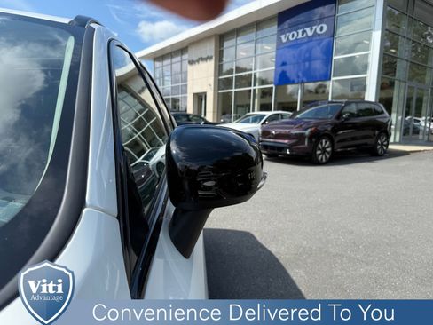 Certified 2024 Volvo XC60 B5 Core image 11