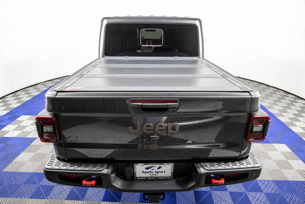 Used 2024 Jeep Gladiator Rubicon w/ Technology Group AWD/4WD image 8