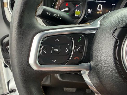 Used 2024 Jeep Wrangler Unlimited Sahara AWD/4WD image 34