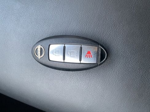 Used 2022 Nissan Armada SV image 9