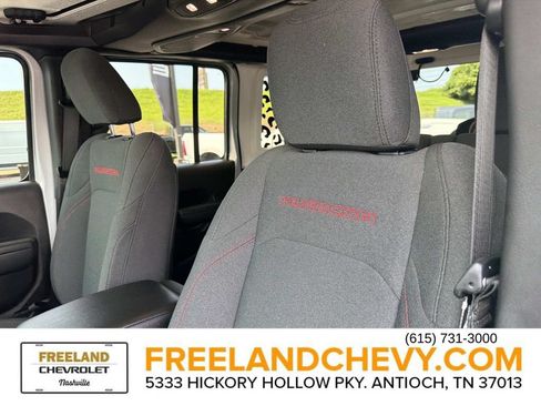 Used 2024 Jeep Wrangler Unlimited Rubicon AWD/4WD image 22