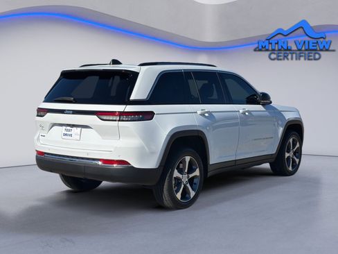 Used 2023 Jeep Grand Cherokee 4WD 4xe image 11