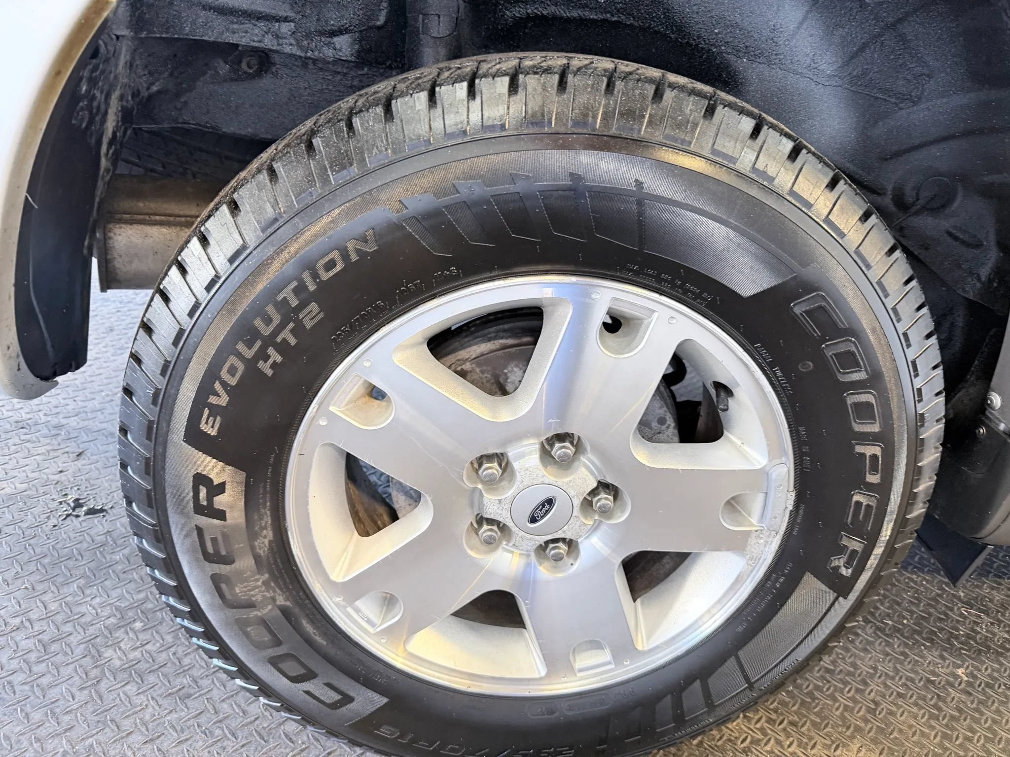 Used 2010 Ford Escape XLS FWD image 37