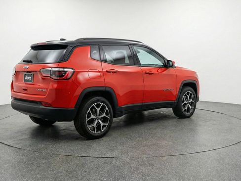Used 2025 Jeep Compass Limited image 9