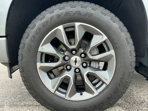 Used 2023 Chevrolet Silverado 1500 RST AWD/4WD image 14