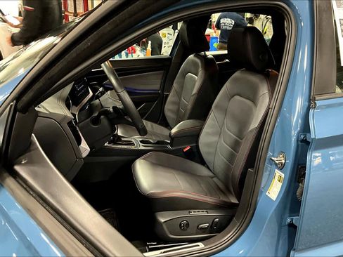 Used 2025 Volkswagen Jetta GLI Autobahn image 8