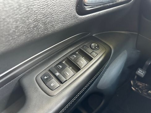 Used 2022 Dodge Durango SXT AWD/4WD image 17