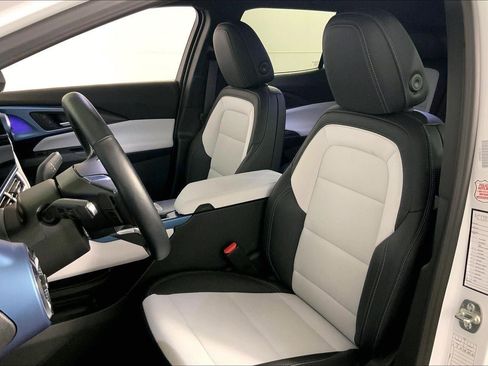 Used 2025 Chevrolet Equinox EV LT image 22