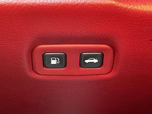 Used 2007 Chevrolet Corvette Coupe w/ Performance Package RWD image 17