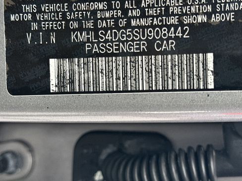 Used 2025 Hyundai Elantra SEL image 32