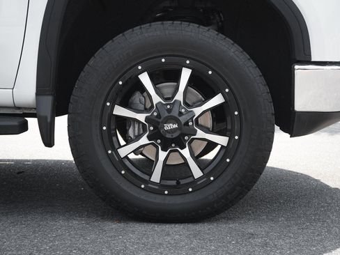 Used 2020 GMC Sierra 1500 SLT w/ SLT Premium Plus Package AWD/4WD image 13