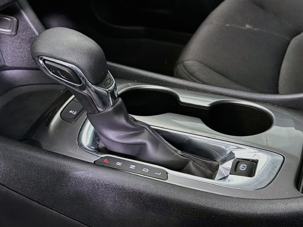 Used 2025 Chevrolet Malibu LS FWD image 21