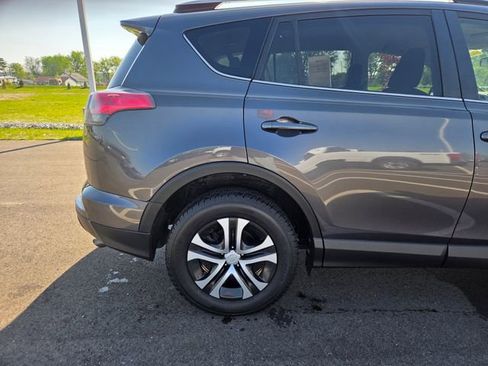 Used 2016 Toyota RAV4 LE AWD/4WD image 7