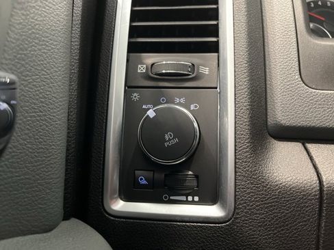 Used 2019 RAM 1500 Big Horn image 18