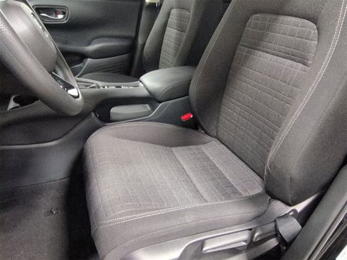 Used 2023 Honda HR-V LX image 17