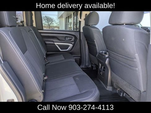 Used 2018 Nissan Titan SV w/ SV Convenience Package image 29