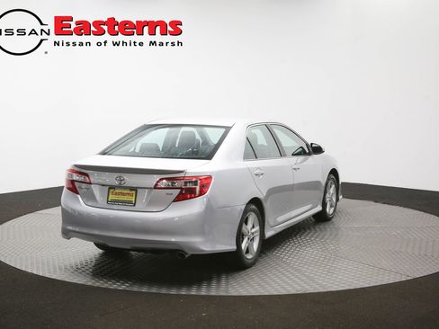 Used 2014 Toyota Camry SE FWD image 39