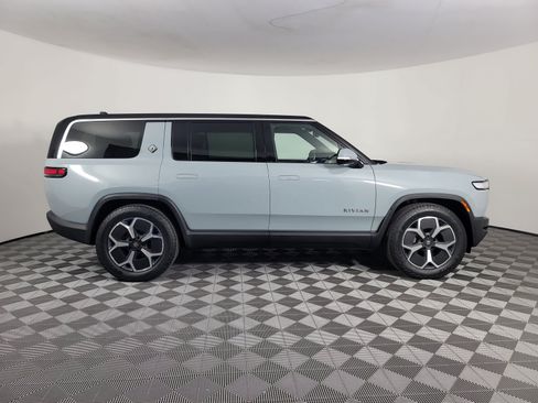 Used 2024 Rivian R1S Adventure AWD/4WD image 6