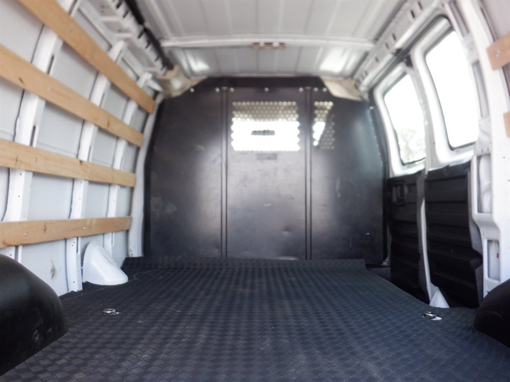 Used 2025 Chevrolet Express 2500 w/ Driver Convenience Package RWD image 7