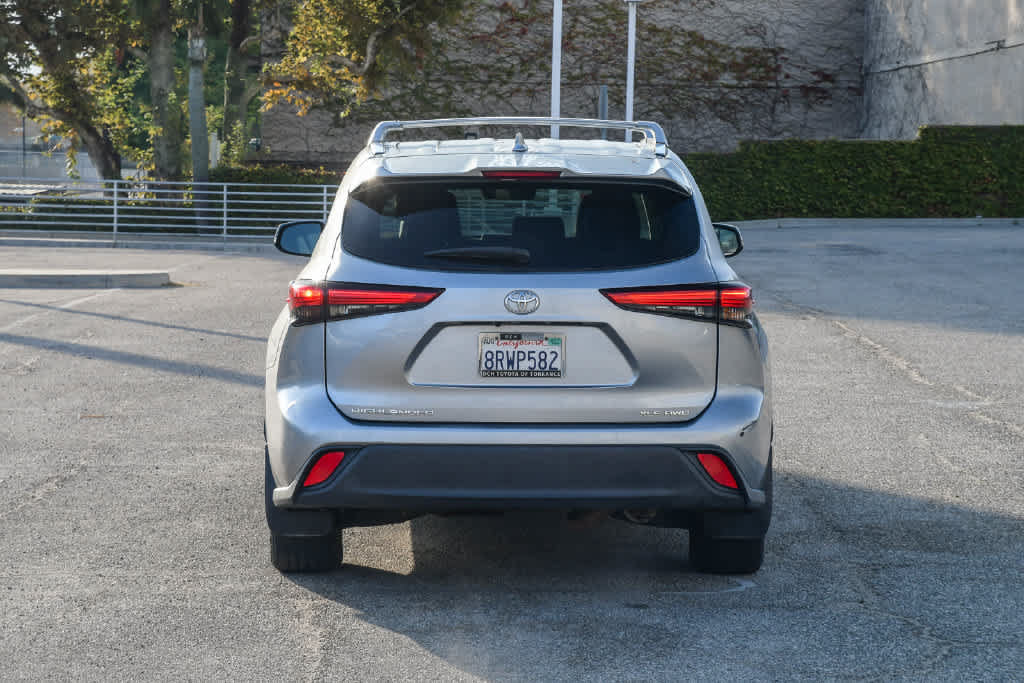 Used 2020 Toyota Highlander XLE w/ Preferred Accessory Package AWD/4WD image 8