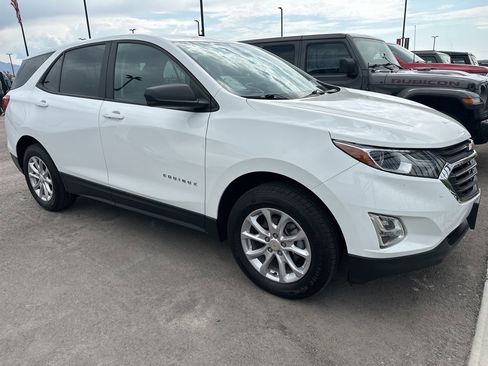 Used 2020 Chevrolet Equinox LS w/ LPO, Cargo Package image 6