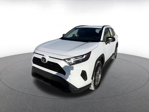 Used 2025 Toyota RAV4 LE image 7