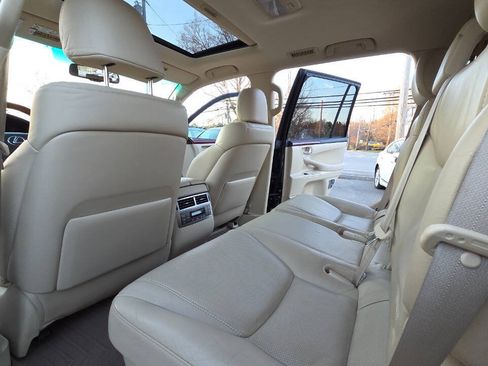 Used 2011 Lexus LX 570 4WD image 32