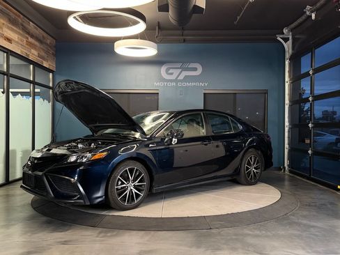 Used 2021 Toyota Camry SE AWD/4WD image 24