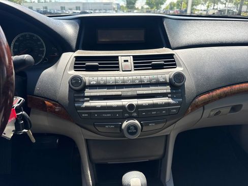 Used 2011 Honda Accord EX image 18