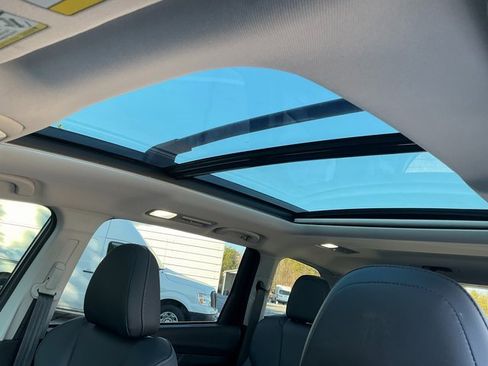 Used 2021 Subaru Ascent Limited w/ Technology Package image 9