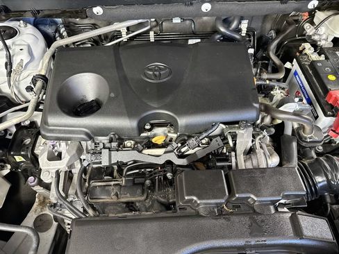 Used 2020 Toyota RAV4 LE FWD image 36