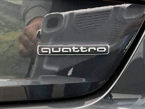 Used 2022 Audi A4 2.0T Premium w/ Convenience Package image 9