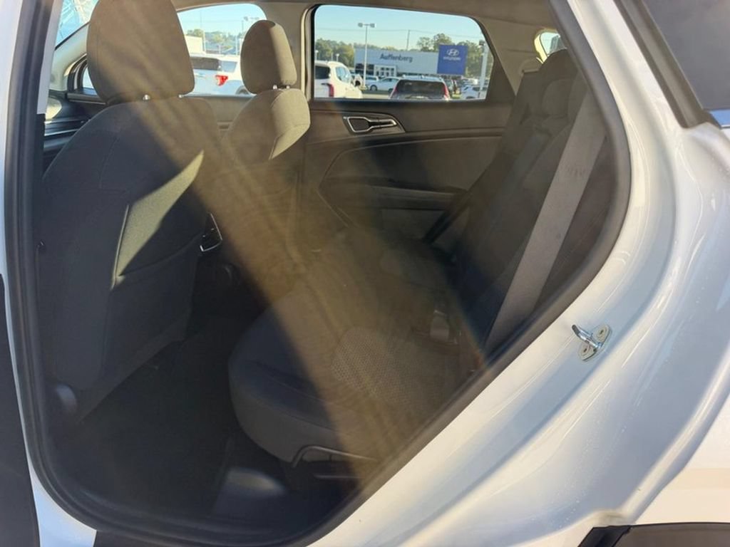 Used 2023 Kia Sportage LX AWD/4WD image 8