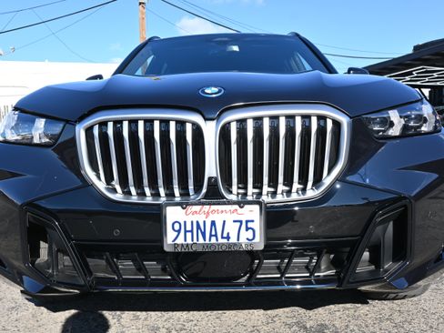 Used 2024 BMW X5 xDrive50e w/ M Sport Package AWD/4WD image 32