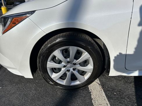 Certified 2022 Toyota Corolla LE image 29